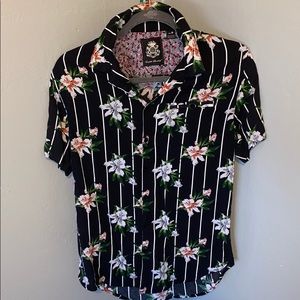 Short sleeve shirt